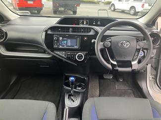 2018 Toyota Prius C - Thumbnail