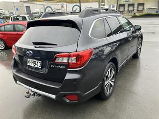 2019 Subaru Outback - Thumbnail