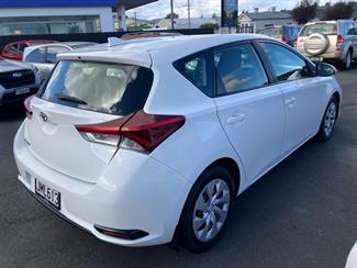 2015 Toyota Corolla - Thumbnail