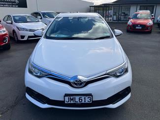 2015 Toyota Corolla - Thumbnail