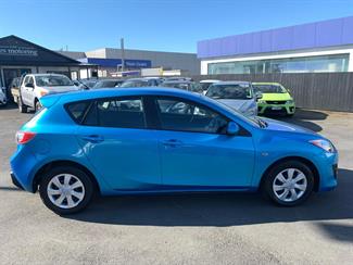 2010 Mazda Mazda3 - Thumbnail