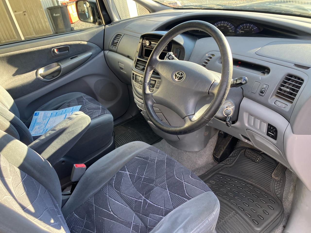 2000 Toyota Estima