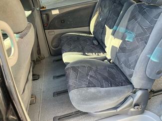 2000 Toyota Estima - Thumbnail