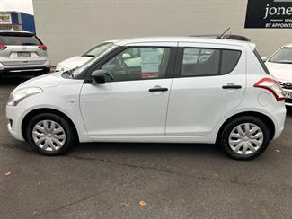 2011 Suzuki Swift - Thumbnail