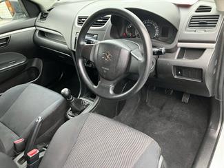 2011 Suzuki Swift - Thumbnail
