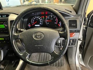 2005 Toyota Landcruiser Prado - Thumbnail