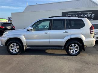 2005 Toyota Landcruiser Prado - Thumbnail