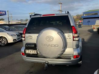 2005 Toyota Landcruiser Prado - Thumbnail