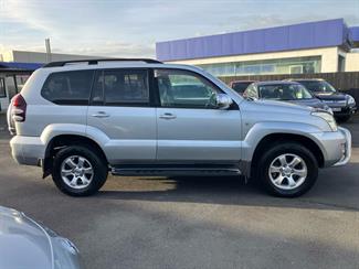 2005 Toyota Landcruiser Prado - Thumbnail