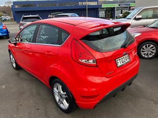 2011 Ford Fiesta - Thumbnail