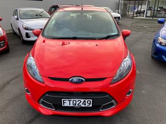 2011 Ford Fiesta - Thumbnail