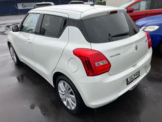 2018 Suzuki Swift - Thumbnail