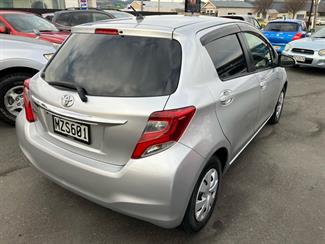 2014 Toyota Vitz - Thumbnail