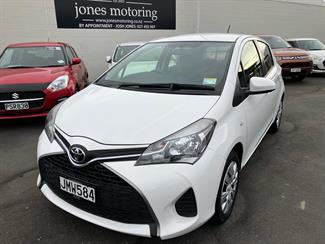 2015 Toyota Yaris - Thumbnail