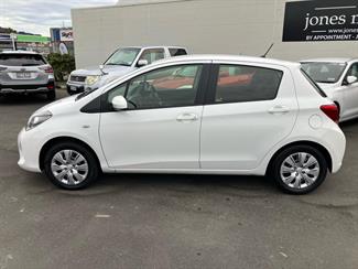 2015 Toyota Yaris - Thumbnail