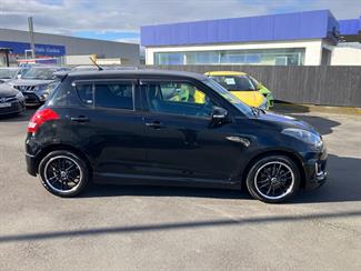 2014 Suzuki Swift - Thumbnail