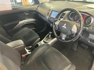 2008 Mitsubishi Outlander - Thumbnail