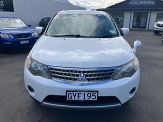 2008 Mitsubishi Outlander - Thumbnail