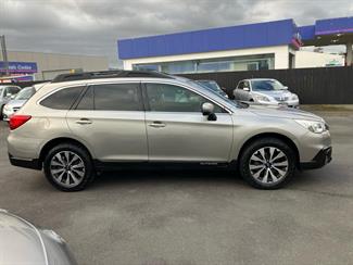 2016 Subaru Outback - Thumbnail