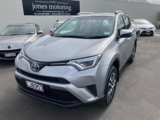 2018 Toyota Rav4 - Thumbnail