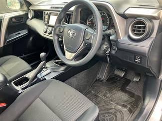 2018 Toyota Rav4 - Thumbnail
