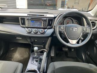 2018 Toyota Rav4 - Thumbnail