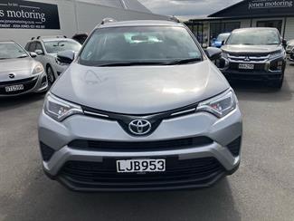 2018 Toyota Rav4 - Thumbnail