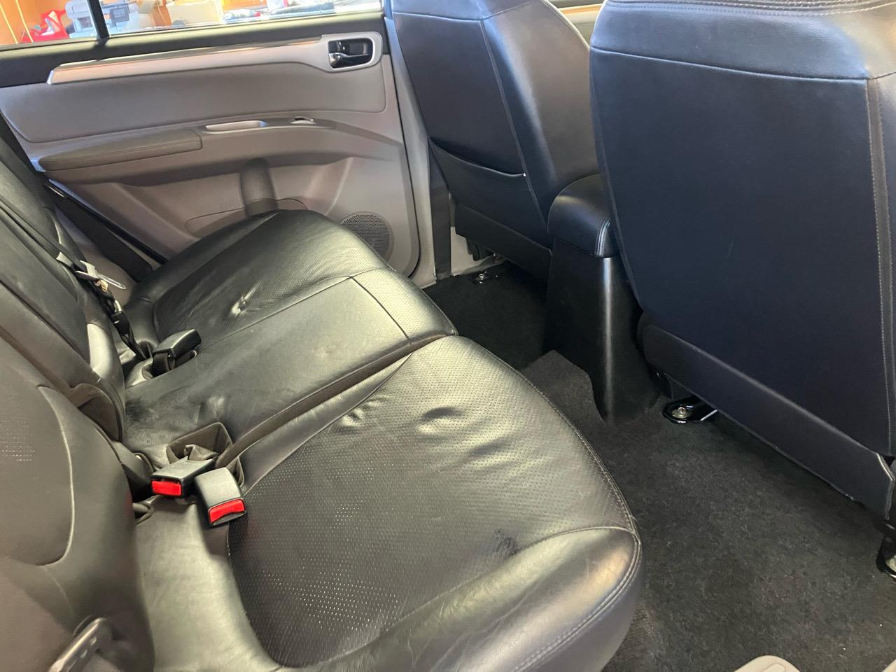 2010 Mitsubishi Challenger