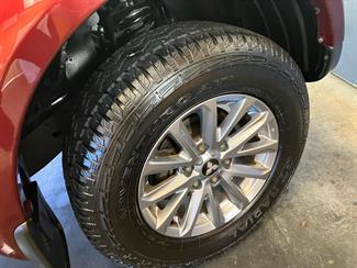 2010 Mitsubishi Challenger - Thumbnail