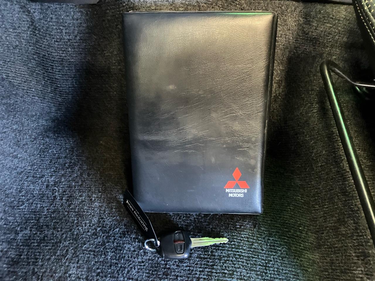 2010 Mitsubishi Challenger