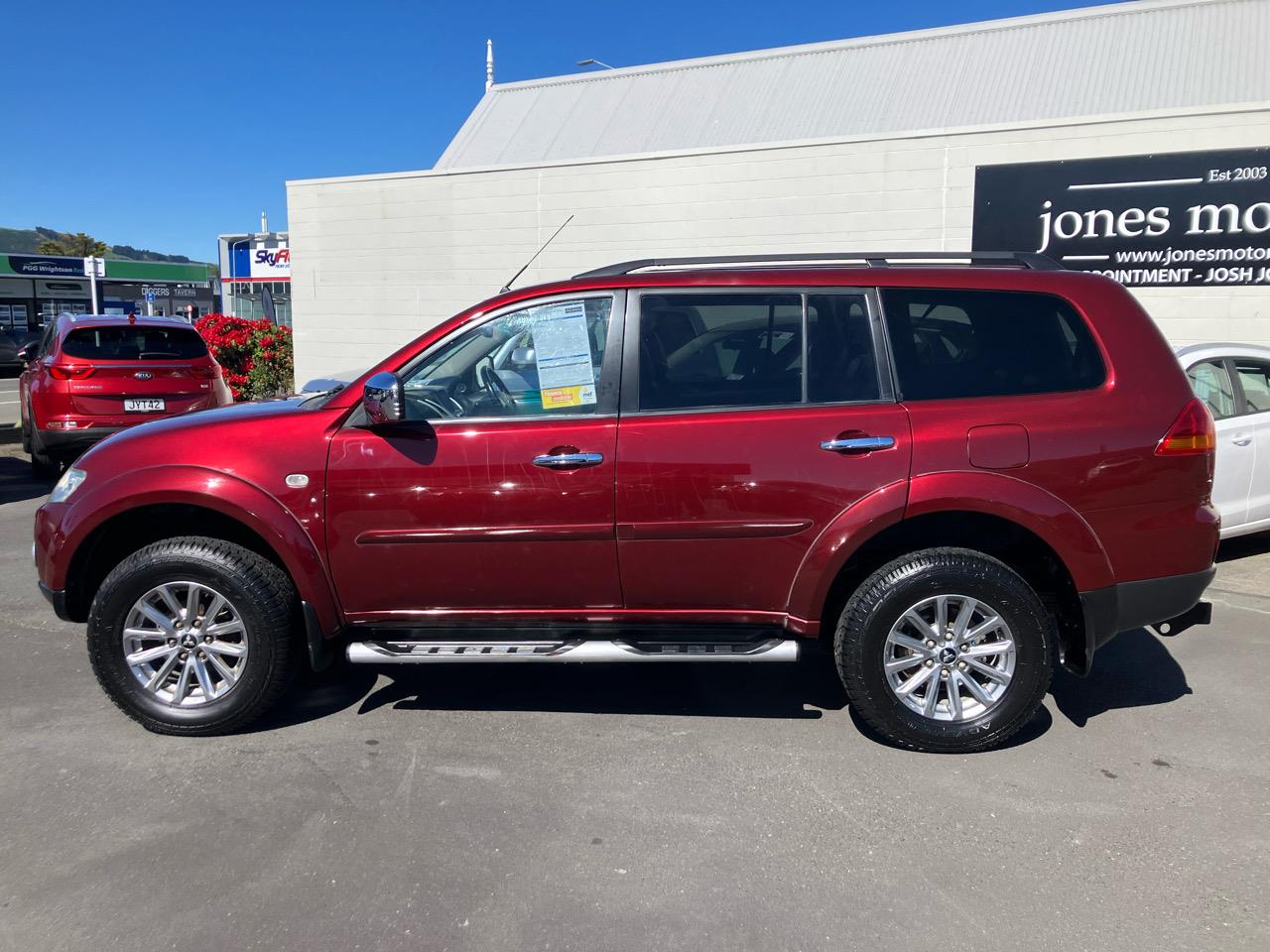 2010 Mitsubishi Challenger