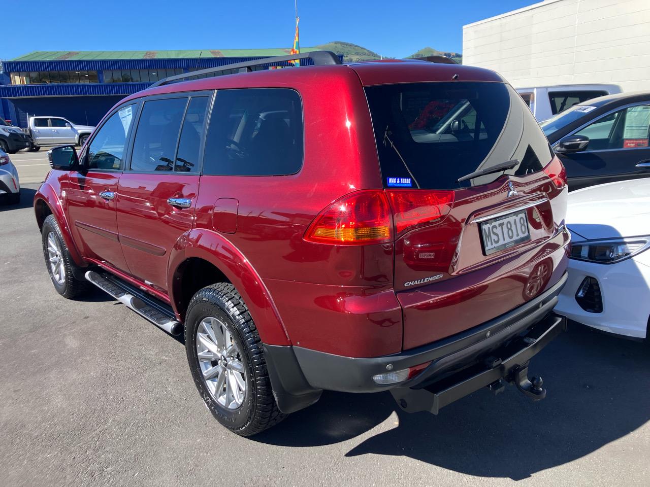 2010 Mitsubishi Challenger