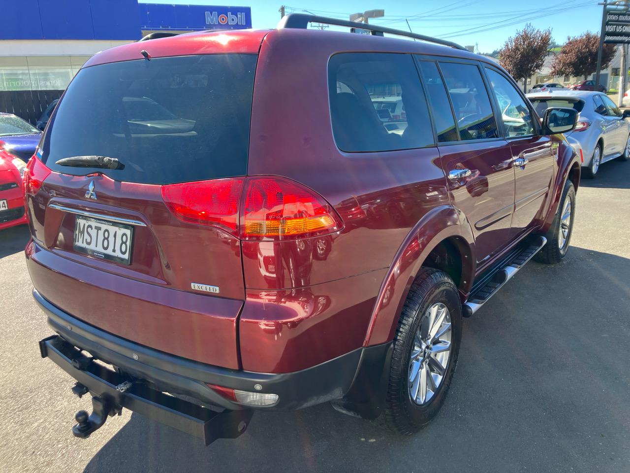 2010 Mitsubishi Challenger