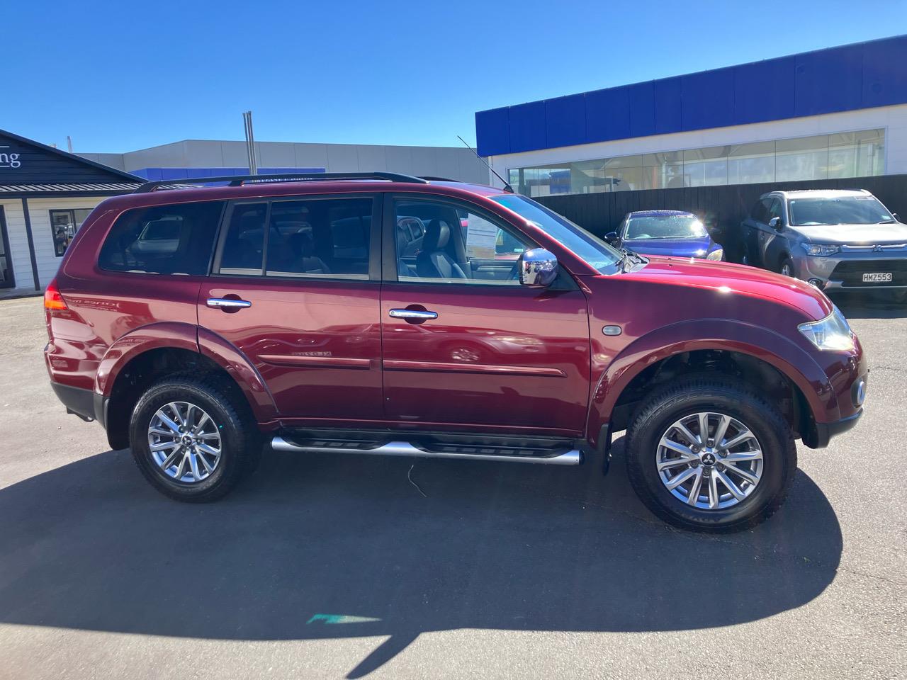 2010 Mitsubishi Challenger