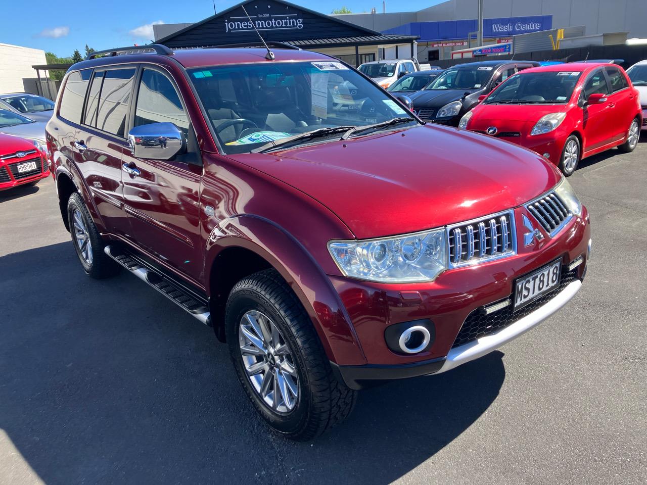 2010 Mitsubishi Challenger