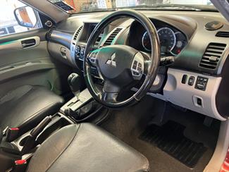 2010 Mitsubishi Challenger - Thumbnail