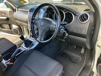 2014 Suzuki Grand Vitara - Thumbnail