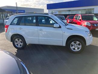 2014 Suzuki Grand Vitara - Thumbnail