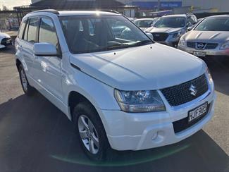 2014 Suzuki Grand Vitara - Thumbnail