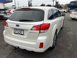 2013 Subaru Outback - Thumbnail