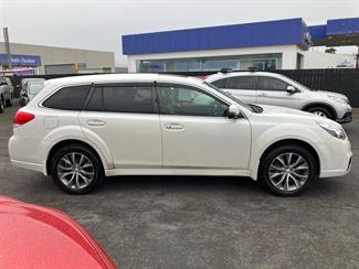 2013 Subaru Outback - Thumbnail