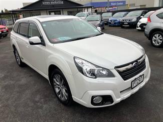 2013 Subaru Outback - Thumbnail