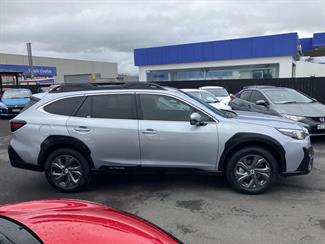 2021 Subaru Outback - Thumbnail
