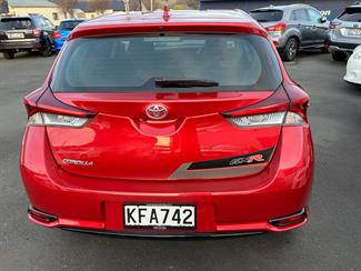 2016 Toyota Corolla - Thumbnail