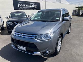 2014 Mitsubishi Outlander - Thumbnail