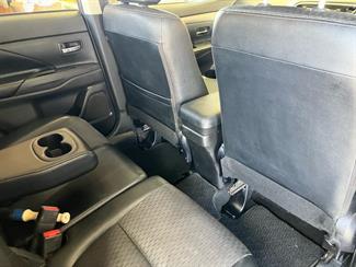 2014 Mitsubishi Outlander - Thumbnail