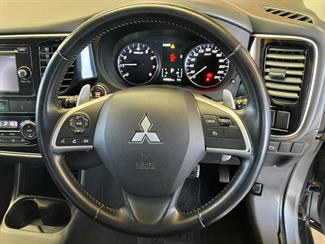 2014 Mitsubishi Outlander - Thumbnail