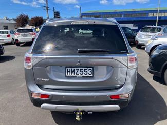 2014 Mitsubishi Outlander - Thumbnail
