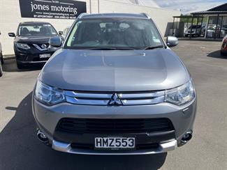 2014 Mitsubishi Outlander - Thumbnail