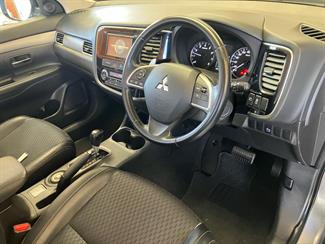 2014 Mitsubishi Outlander - Thumbnail